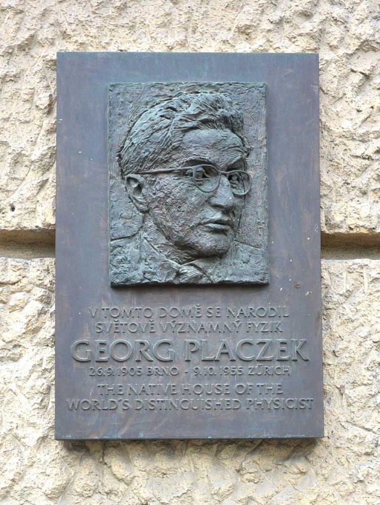 Georg Placzek. Pamětní deska na náměstí Svobody v Brně. Foto © VRN