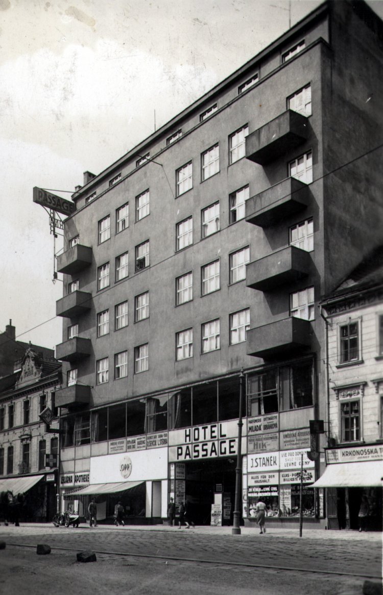 Někdejší Hotel Passage dnes nese název Hotel Slovan. Foto © hotelslovan.cz